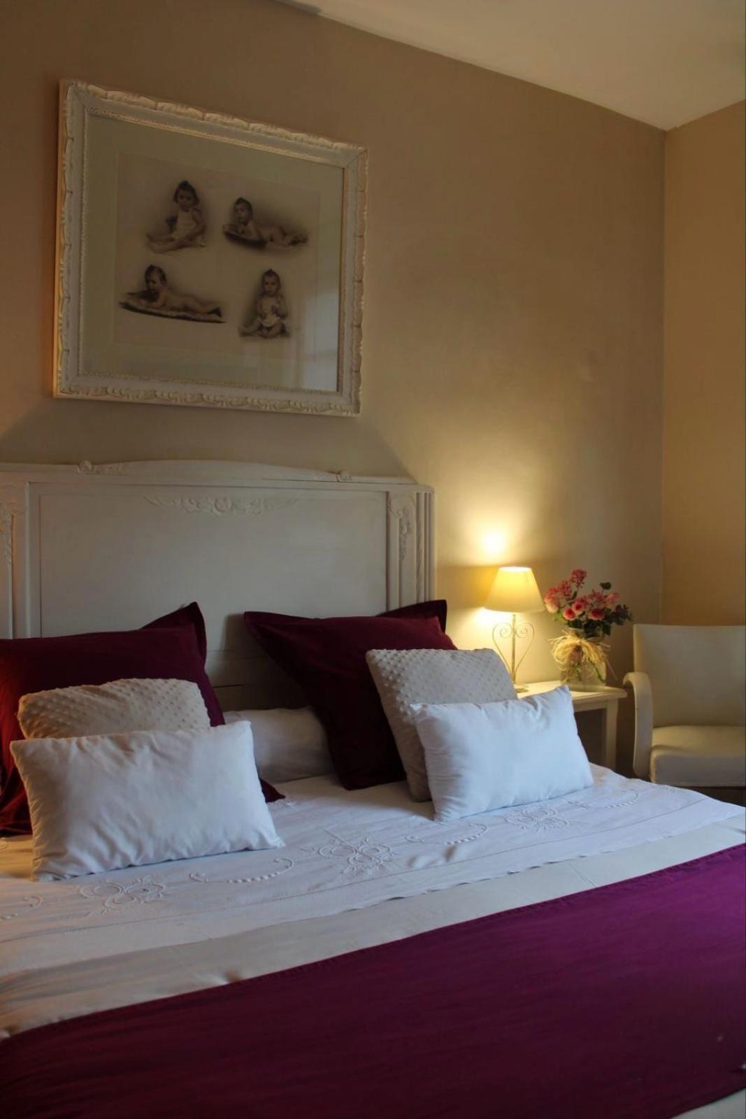 ラヴァル Chez Patou Bed & Breakfast エクステリア 写真
